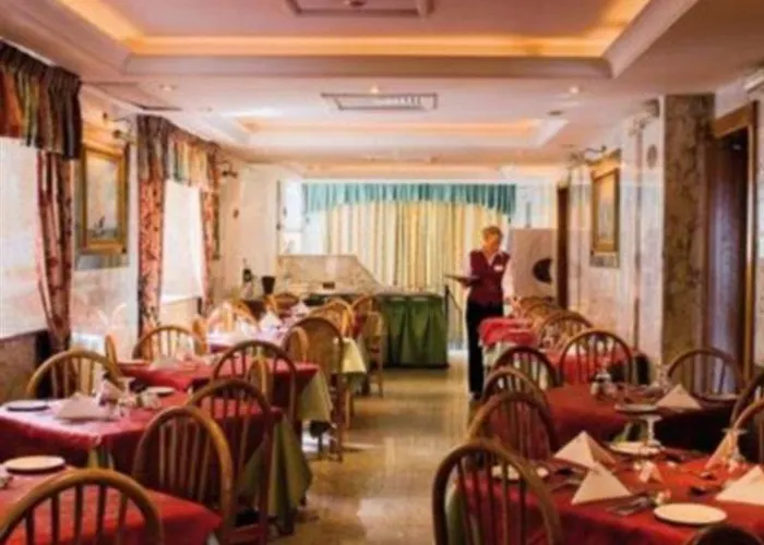 מלון The New Tower Palace