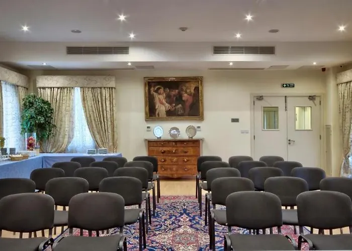 מלון The New Tower Palace סליאמה