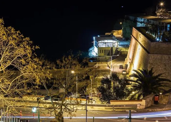 מלון The New Tower Palace